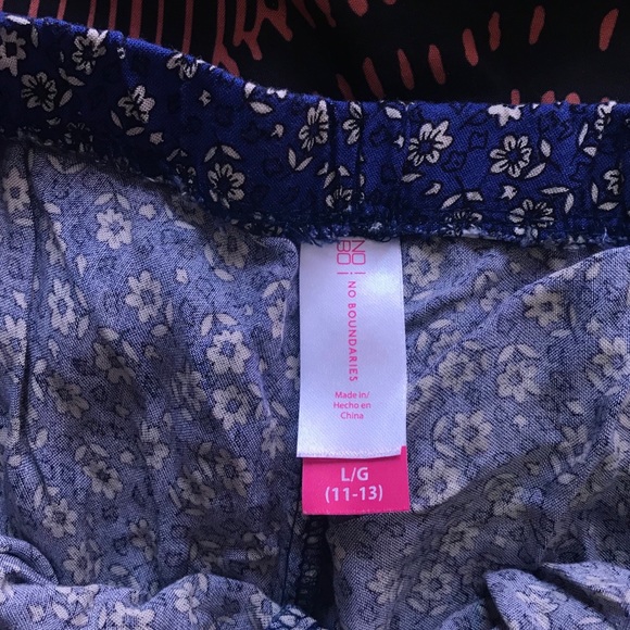 Floral Shorts - Picture 2 of 3